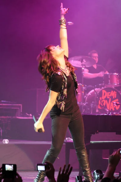 Portrait Disney Star Singer Actress Demi Lovato Performing Live Wiltern — Photo