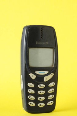 Modern ama eski vintage kaba cep telefonu modeli