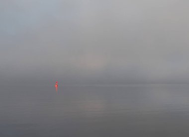 Michigan Gölü 'nde sisli bir tekne gezisi