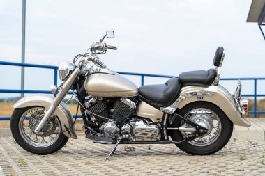 Yamaha 'dan klasik V motorlu helikopter.