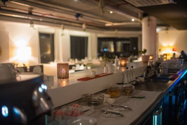 Otel restoranının içi bomboş.