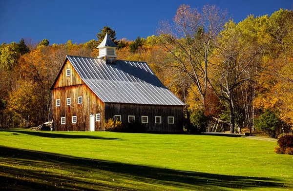 Sonbahar Doğalı Eski Doscher Country Fotoğraf Okulu Nun Vermont Ahır — Stok fotoğraf