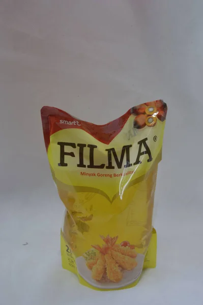 Filma Packaged Cooking Oil White Background — Stock Photo, Image