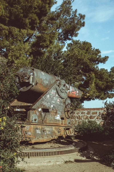 Vertical Shot Old Rusty Cannon Montjuic Castle Barcelona Spain — Stockfoto