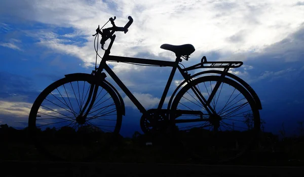Silhouette Bicycle Blue Sky Background — Stockfoto