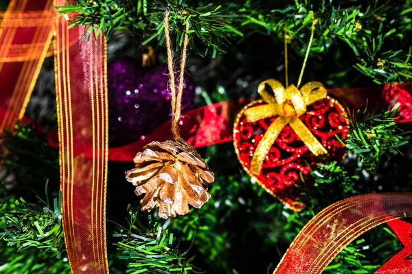 Closeup Fir Branches Christmas Baubles Decorations — Fotografia de Stock