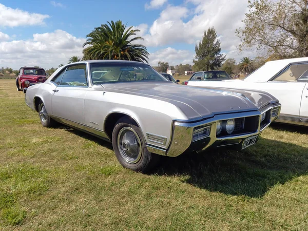 Old Silver Gray Buick Riviera Coupe Hardtop Second Generation 1966 — Stock Photo, Image