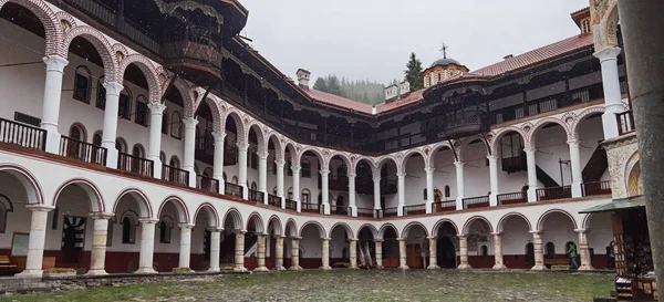 Scenic Shot Monastery Saint Iva Rila White Arches Bulgaria — Zdjęcie stockowe