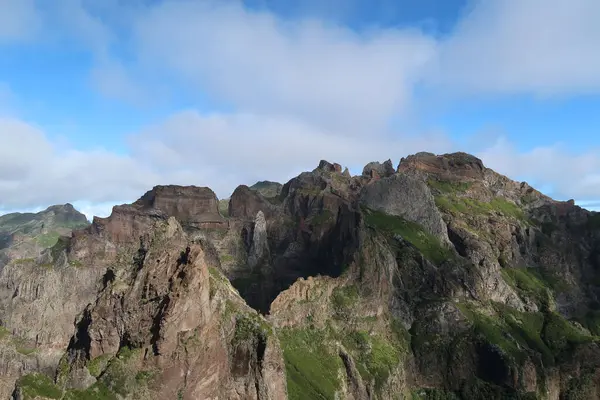 Robuust Berglandschap Langs Een Koningspad Tussen Pico Ruivo Pico Arierio — Stockfoto