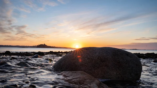 Closeup Rocks Shore Beautiful Sunset Sea Terenez France — Stock Photo, Image