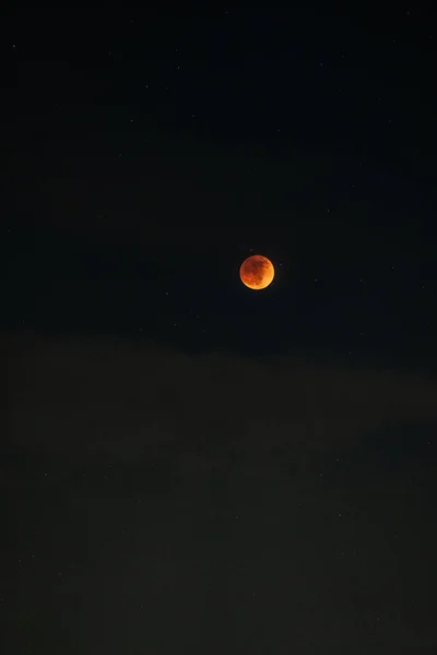 Vertical Shot Full Moon Lunar Eclipse Black Sky — Stock Photo, Image