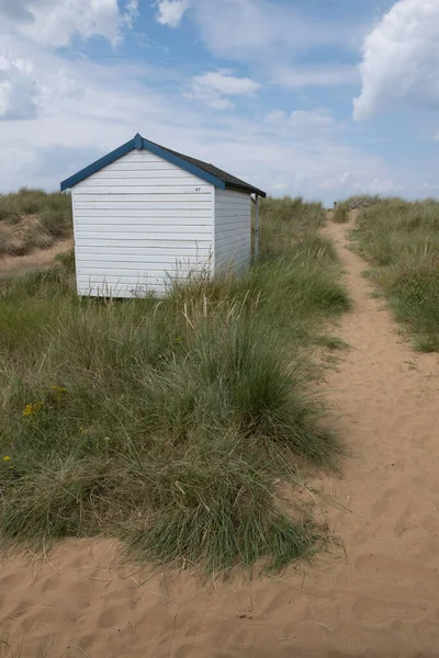 Vertical Shot Beach Hut Amongst Sand Dunes Old Hunstanton Norfolk — Foto de Stock