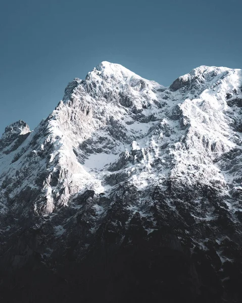 Вертикальный Снимок Горы Эверест Восходе Солнца — стоковое фото