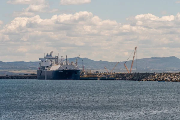 Tiro Ângulo Alto Navio Gaslog Varsóvia Atracado Num Porto Sines — Fotografia de Stock