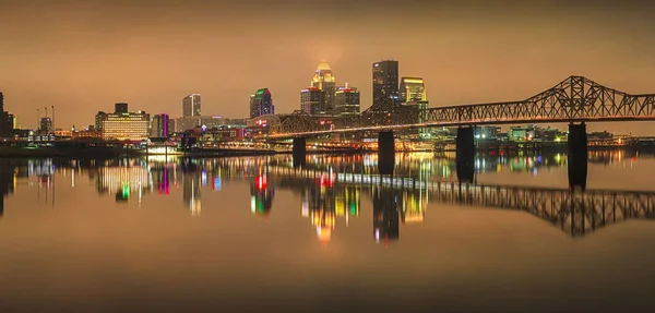 Skyline Illuminated Downtown Louisville Kentucky Usa — Stok fotoğraf