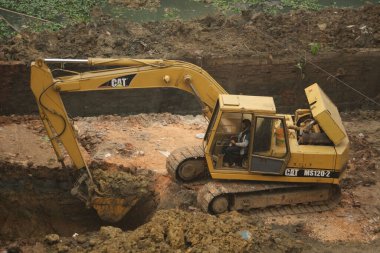 09-Aralık-2020, Bangladeş, Dhaka. Kazı çalışmalarına devam ediliyor..