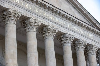 Esztergom 'daki Kutsal Bakire Meryem' in ve Aziz Adalbert 'in Katedrali' nin mimari detayları - Macaristan