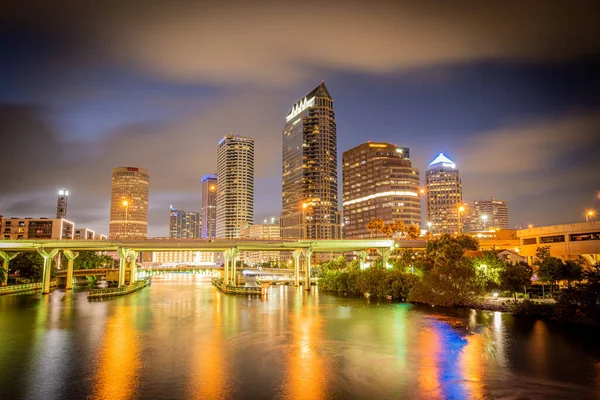 Skyline Centrala Tampa Hillsborough Floden Natten Blå Himmel — Stockfoto