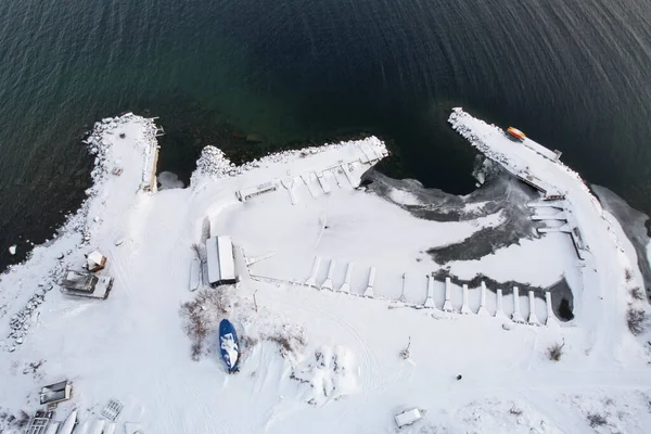 Widok Lotu Ptaka Jezioro Pokryte Śniegiem Zimie — Zdjęcie stockowe