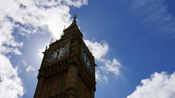 Een Lage Hoek Opname Van Top Van Big Ben Een — Stockfoto