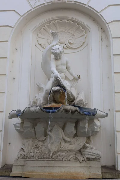Vertical Shot Architectural Fragment Statue Style Fountain Vienna Austria — Stock Photo, Image