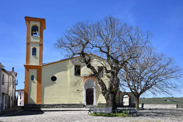 Small Church Tree Front Beautiful Old Town Bisaccia Italy — Fotografia de Stock