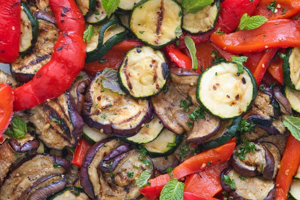 Grilled Vegetables Peppers Zucchini Eggplant Mediterranean Appetizer Closeup — Stockfoto