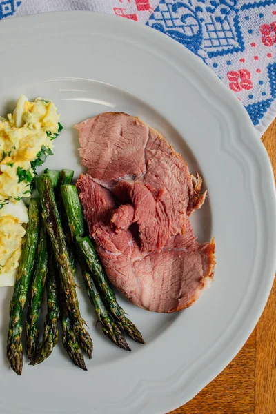 Homemade Spring Meal Serving White Plate Yellow Potato Salad Roasted — Stok fotoğraf