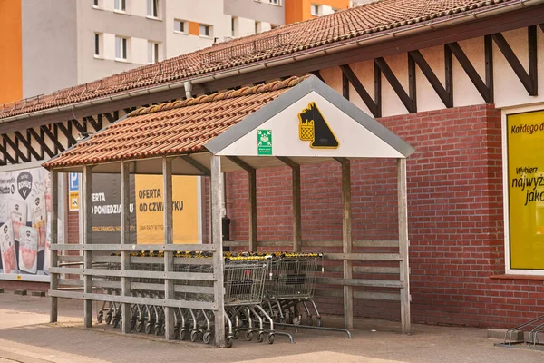 Row Shopping Carts Entrance Netto Supermarket — Stock Photo, Image