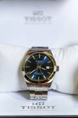 A vertical shot of the Tissot Gentleman Powermatic 80 Silicium wristwatch