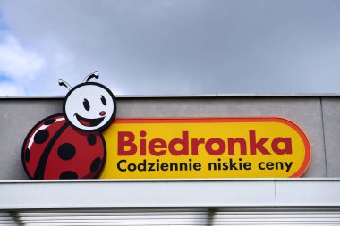 Polonya Biedronka süpermarketinin uğur kuşu logosu.