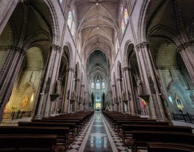 A beautiful shot of The empty Basilica of the National Vow interior in Quito, Ecuador