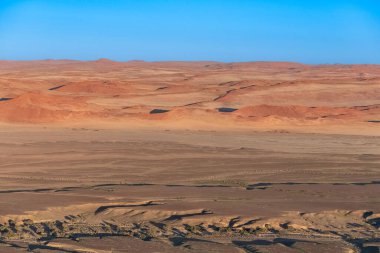 Namibya, Namib Çölü 'nün havadan görünüşü, vahşi doğa, yağmur mevsiminde manzara.