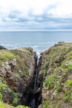 Quiberon Yarımadası, Britanya 'da, okyanusun güzel deniz manzarası, kayalık Cote Sauvage.