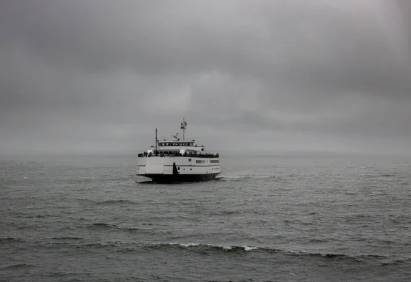 Ferry Boat Sailing Ocean Marthas Vineyard Cape Cod Stormy Weather — Stock Photo, Image