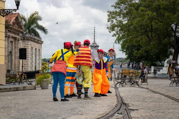 Funny Clowns Performing Outdoors Matanzas Cuba — Stock Photo, Image