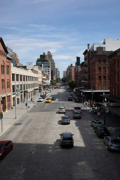 Vertical Shot Street Cars Buildings New York City Cloudy Sky —  Fotos de Stock