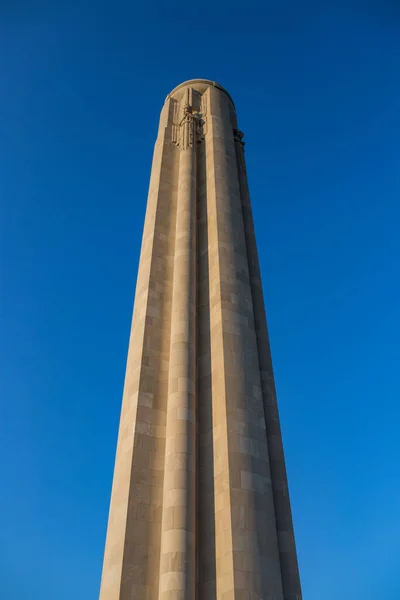 Liberty Memorial Kansas Blue Sky Sunny Day — Fotografia de Stock