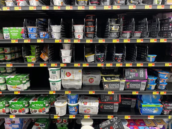 Grovetown Usa Walmart Retail Store Interior Variety Yogurts Price Tags — Foto Stock