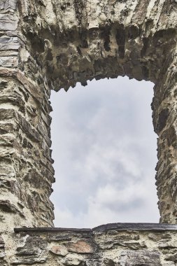 Monreal 'deki Lowenburg harabelerinin dikey görüntüsü.