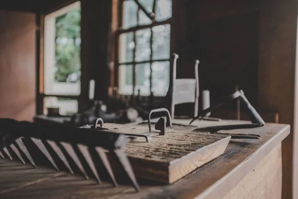 Weathered Wooden Table Antique House — Fotografia de Stock