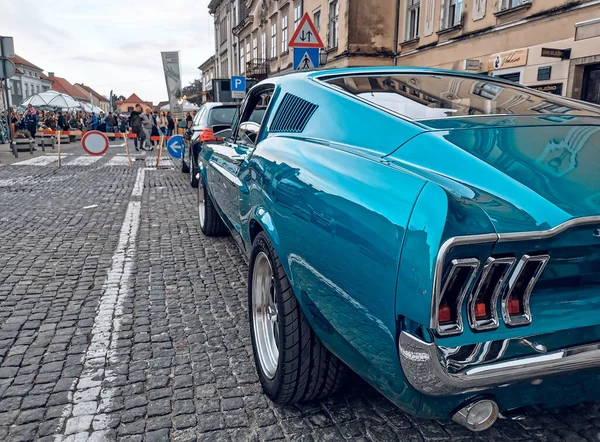 Back Shot Blue Ford Mustang 390 Fastbacks Parked Street Daylight — Stock Photo, Image