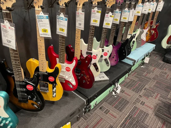 Augusta Usa Guitar Center Retail Store Row Various Electric Guitars — Foto Stock