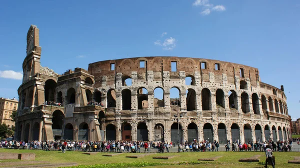 Colosseum Sunny Day Lot Tourists Rome Italy — Stockfoto