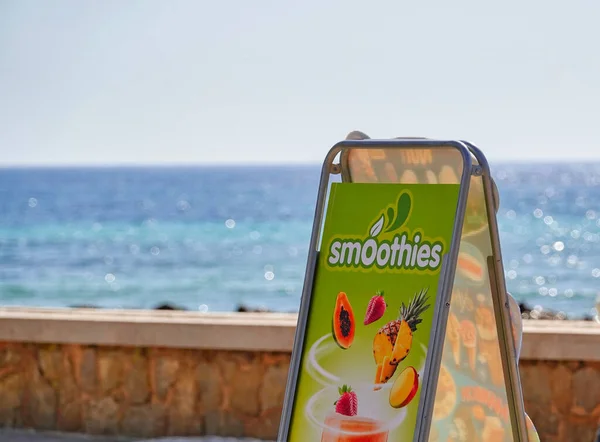 Picture Shows Advertising Sign Smoothies Coma Mallorca Sea Background — Stock Photo, Image