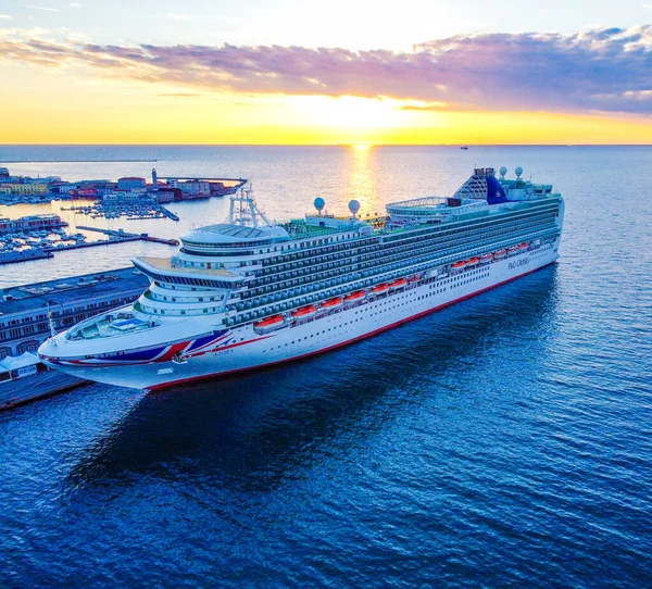 Cruise Ship Port Scenic Sunset Trieste Italy — Stock Photo, Image