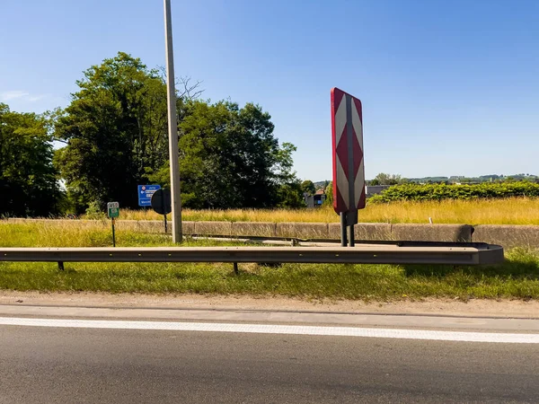 Belçika 'nın kırsal kesiminde araba penceresi manzarası