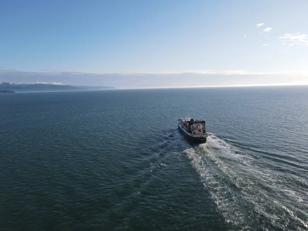 Вид Повітря Човен Пливе Море Сонячний День — стокове фото