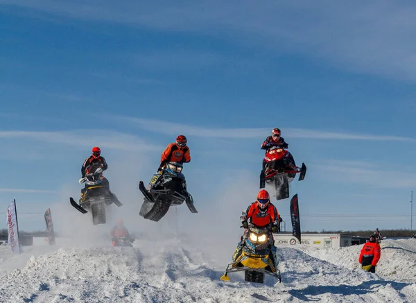 Several Snowmobiler Competing Extreme Sports Snowmobile Sportsman Sunny Day Winter — Stockfoto
