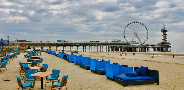 Cafe Terrace Scheveningen Beach Consumer Pier Huge Ferris Wheel Tower — Zdjęcie stockowe